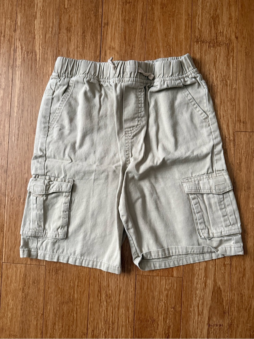 Ben Sherman Light Sage Khaki Cargo Shorts for Kids - Large (14)
